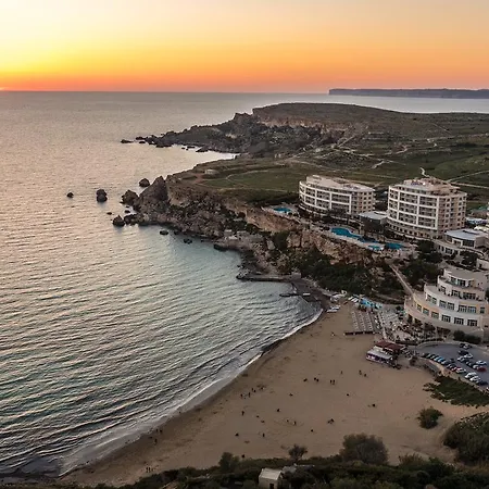 Seaspray 3 Bedroom Penthouse, With Large Terrace And Bbq