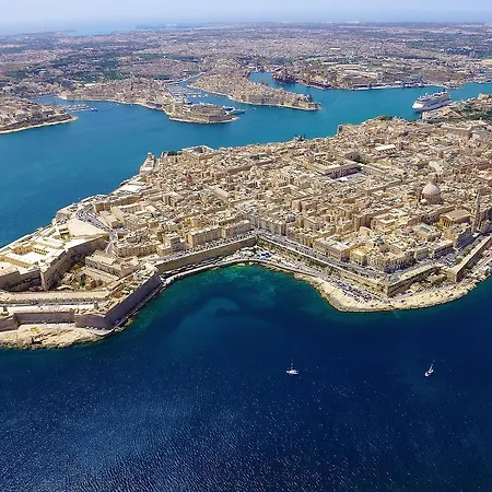 Apartment Seaspray 3 Bedroom Penthouse, With Large Terrace And Bbq Saint Julian's