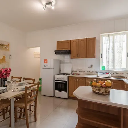 Seaspray 3 Bedroom Penthouse, With Large Terrace And Bbq Διαμέρισμα