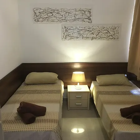 Apartment Seaspray 3 Bedroom Penthouse, With Large Terrace And Bbq