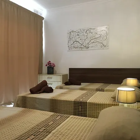 Apartment Seaspray 3 Bedroom Penthouse, With Large Terrace And Bbq *