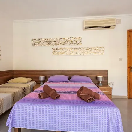 Apartment Seaspray 3 Bedroom Penthouse, With Large Terrace And Bbq