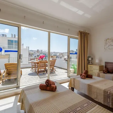 Seaspray 3 Bedroom Penthouse, With Large Terrace And Bbq *