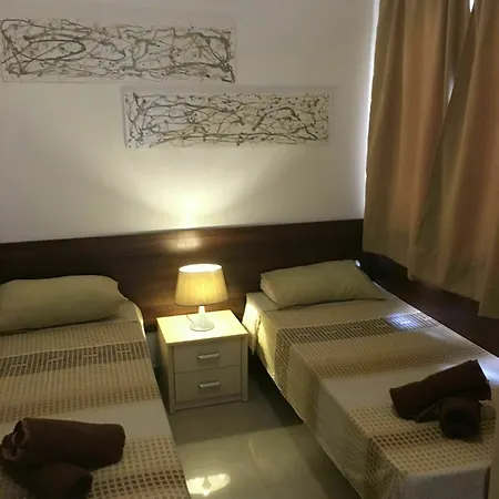 Seaspray 3 Bedroom Penthouse, With Large Terrace And Bbq San Ġiljan