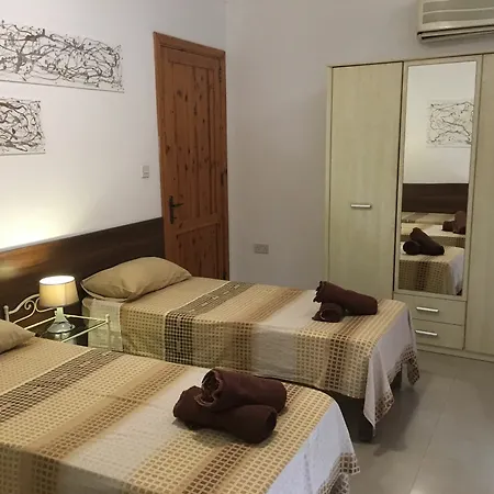 Apartmán Seaspray 3 Bedroom Penthouse, With Large Terrace And Bbq